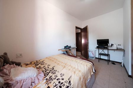 Casa à venda com 450m², 5 quartos e 6 vagasQuarto 2