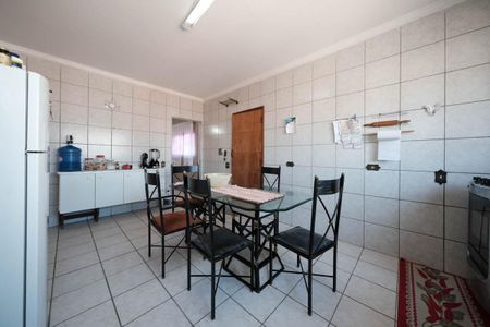 Casa à venda com 450m², 5 quartos e 6 vagasCozinha