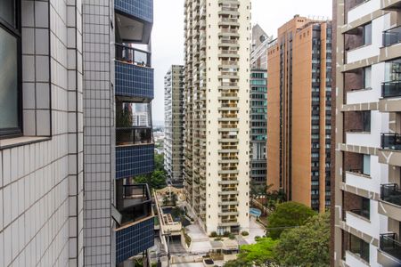 Vista da Varanda de apartamento à venda com 3 quartos, 164m² em Alphaville Industrial, Barueri
