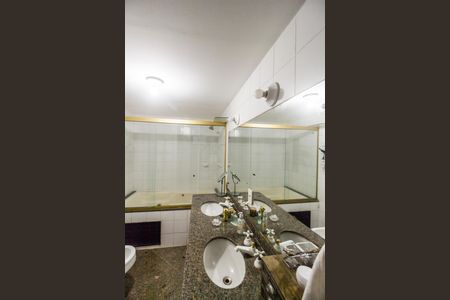 Apartamento à venda com 164m², 3 quartos e 2 vagasBanheiro da Suíte