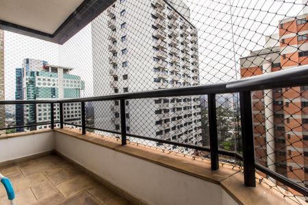 Apartamento à venda com 164m², 3 quartos e 2 vagasVaranda