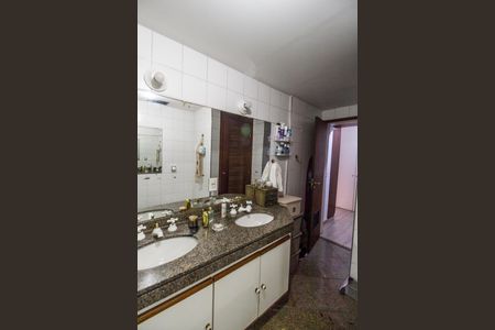 Apartamento à venda com 164m², 3 quartos e 2 vagasBanheiro da Suíte