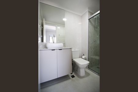 Banheiro de kitnet/studio para alugar com 1 quarto, 24m² em Vila Olímpia, São Paulo