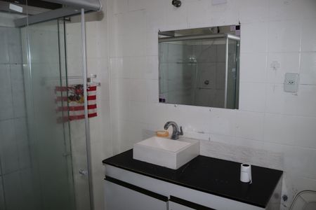 Banheiro de apartamento para alugar com 1 quarto, 73m² em Santa Ifigênia, São Paulo
