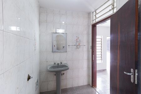 Casa para alugar com 207m², 3 quartos e 4 vagasBanheiro 