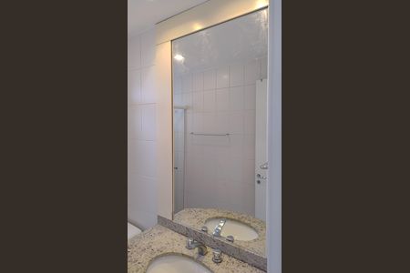 Banheiro 2 Suíte 3 de apartamento para alugar com 4 quartos, 150m² em Barra da Tijuca, Rio de Janeiro