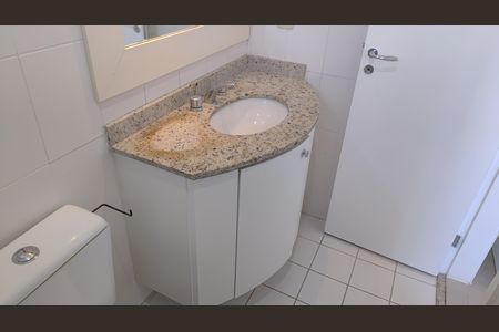 Apartamento para alugar com 150m², 4 quartos e 3 vagas Apartamento para alugar com 150m², 4 quartos e 3 vagasBanheiro da Suíte 1