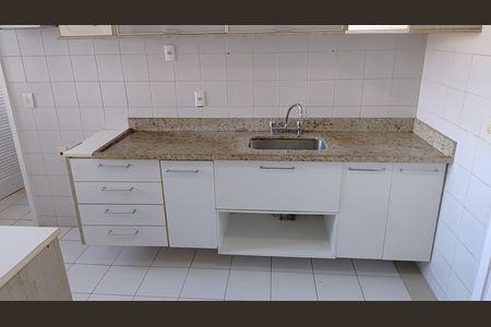 Apartamento para alugar com 150m², 4 quartos e 3 vagas Apartamento para alugar com 150m², 4 quartos e 3 vagasCozinha