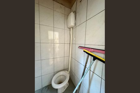 Casa para alugar com 680m², 3 quartos e 3 vagas Casa para alugar com 680m², 3 quartos e 3 vagasBanheiro de Serviço