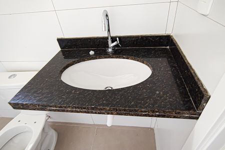 Casa à venda com 72m², 2 quartos e 1 vaga Casa à venda com 72m², 2 quartos e 1 vagaBanheiro Social