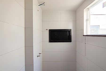 Casa à venda com 72m², 2 quartos e 1 vaga Casa à venda com 72m², 2 quartos e 1 vagaBanheiro Social