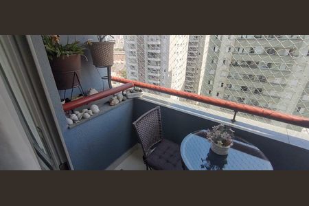 Apartamento à venda com 82m², 3 quartos e 2 vagas Apartamento à venda com 82m², 3 quartos e 2 vagasVaranda