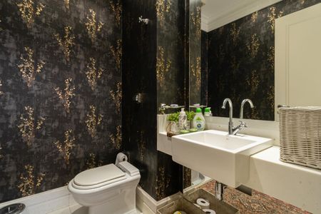 Apartamento à venda com 370m², 4 quartos e 5 vagas Apartamento à venda com 370m², 4 quartos e 5 vagasLavabo