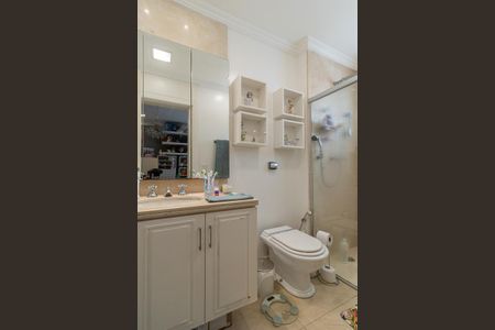 Apartamento à venda com 370m², 4 quartos e 5 vagas Apartamento à venda com 370m², 4 quartos e 5 vagasBanheiro da Suíte 3