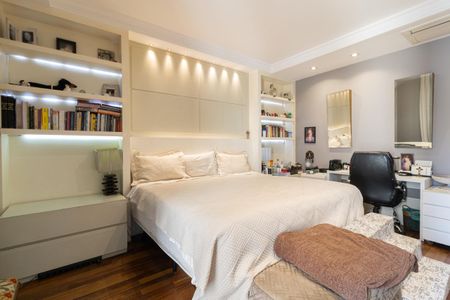 Apartamento à venda com 370m², 4 quartos e 5 vagas Apartamento à venda com 370m², 4 quartos e 5 vagasQuarto Suíte 1