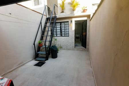 Casa à venda com 94m², 2 quartos e 1 vagaQuintal