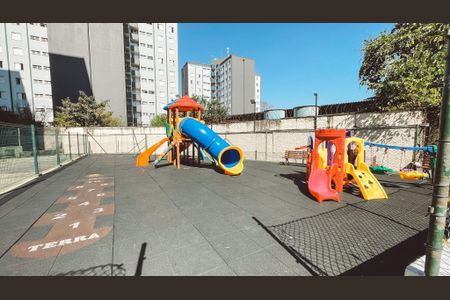 Apartamento à venda com 48m², 2 quartos e 1 vaga Apartamento à venda com 48m², 2 quartos e 1 vagaÁrea comum - Playground