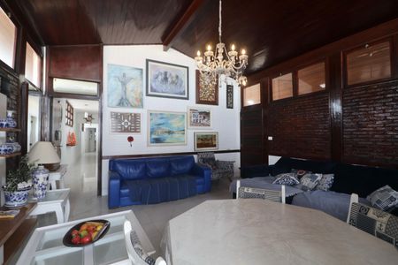 Casa para alugar com 800m², 4 quartos e 4 vagasSala