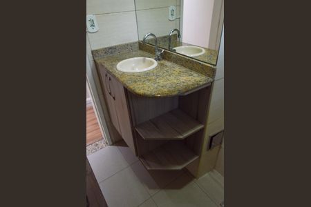 Apartamento à venda com 70m², 2 quartos e sem vagaBanheiro