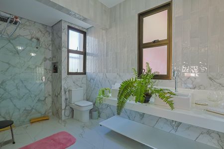 Apartamento à venda com 147m², 4 quartos e 2 vagasBanheiro da Suíte 2