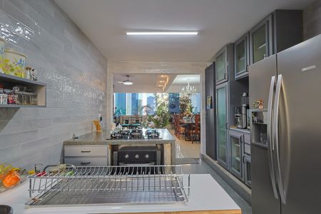 Apartamento à venda com 147m², 4 quartos e 2 vagasCozinha