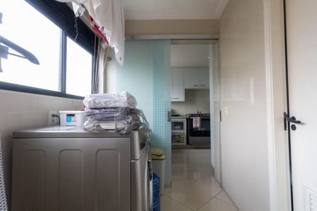 Apartamento à venda com 136m², 3 quartos e 3 vagas Apartamento à venda com 136m², 3 quartos e 3 vagasÁrea de Serviço