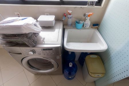 Apartamento à venda com 136m², 3 quartos e 3 vagas Apartamento à venda com 136m², 3 quartos e 3 vagasÁrea de Serviço