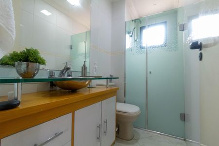 Apartamento à venda com 136m², 3 quartos e 3 vagas Apartamento à venda com 136m², 3 quartos e 3 vagasBanheiro 2