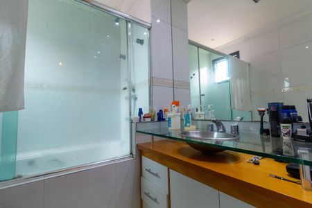 Apartamento à venda com 136m², 3 quartos e 3 vagas Apartamento à venda com 136m², 3 quartos e 3 vagasBanheiro 1