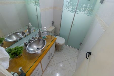 Apartamento à venda com 136m², 3 quartos e 3 vagas Apartamento à venda com 136m², 3 quartos e 3 vagasBanheiro 2