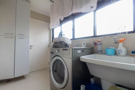 Apartamento à venda com 136m², 3 quartos e 3 vagas Apartamento à venda com 136m², 3 quartos e 3 vagasÁrea de Serviço