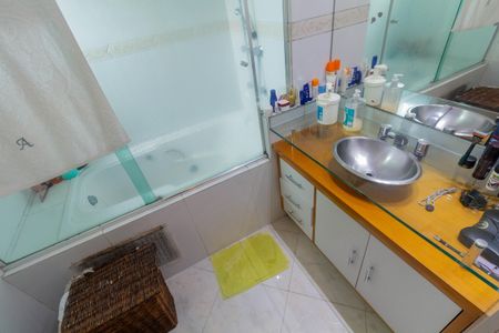 Apartamento à venda com 136m², 3 quartos e 3 vagas Apartamento à venda com 136m², 3 quartos e 3 vagasBanheiro 1