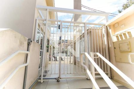 Apartamento para alugar com 32m², 2 quartos e sem vagaÁrea comum - Entrada