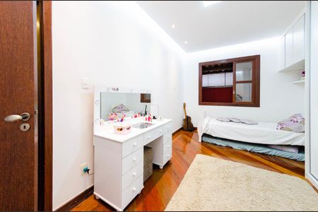 Casa para alugar com 250m², 3 quartos e 3 vagas Casa para alugar com 250m², 3 quartos e 3 vagasQuarto 2