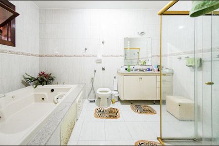 Casa para alugar com 250m², 3 quartos e 3 vagas Casa para alugar com 250m², 3 quartos e 3 vagasBanheiro suíte