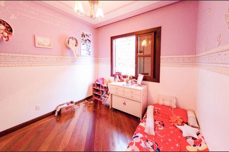 Casa para alugar com 250m², 3 quartos e 3 vagas Casa para alugar com 250m², 3 quartos e 3 vagasQuarto 1