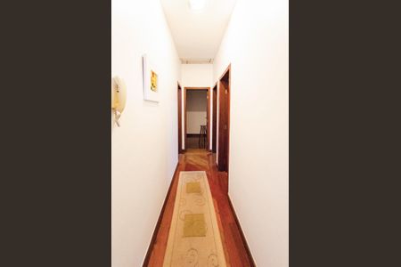 Casa para alugar com 250m², 3 quartos e 3 vagas Casa para alugar com 250m², 3 quartos e 3 vagasCorredor