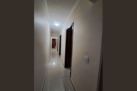 Casa à venda com 248m², 3 quartos e 2 vagasCorredor