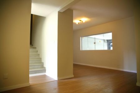 Sala de casa à venda com 3 quartos, 181m² em Vila Tupi, São Bernardo do Campo