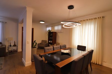 Casa à venda com 300m², 3 quartos e 4 vagasSala