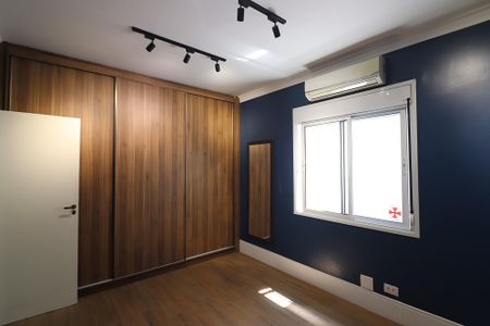 Casa à venda com 300m², 3 quartos e 4 vagasSuíte 2