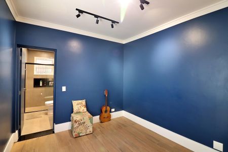 Casa à venda com 300m², 3 quartos e 4 vagasSuíte 2