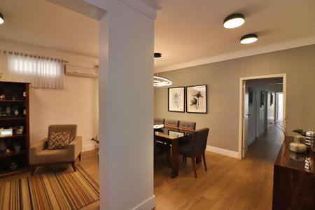 Casa à venda com 300m², 3 quartos e 4 vagasSala