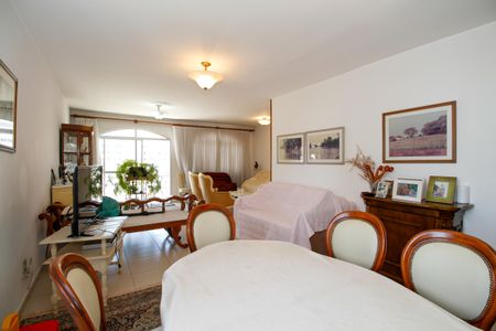 Sala  de apartamento para alugar com 2 quartos, 140m² em Pinheiros, São Paulo