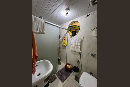 Casa à venda com 396m², 4 quartos e 4 vagas Casa à venda com 396m², 4 quartos e 4 vagasBanheiro Social