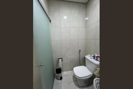 Casa à venda com 396m², 4 quartos e 4 vagas Casa à venda com 396m², 4 quartos e 4 vagasBanheiro Social