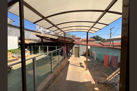 Casa à venda com 396m², 4 quartos e 4 vagas Casa à venda com 396m², 4 quartos e 4 vagasÁrea Externa