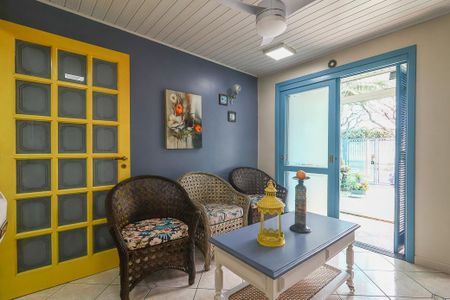 Sala de casa à venda com 4 quartos, 215m² em Jardim Dona Leopoldina, Porto Alegre