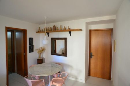 Sala de apartamento para alugar com 2 quartos, 70m² em Barra da Tijuca, Rio de Janeiro