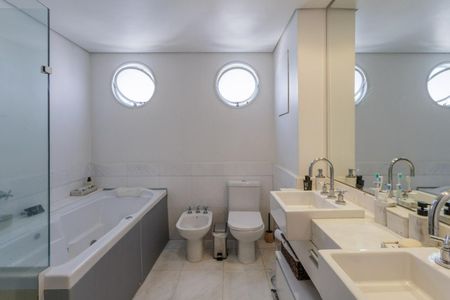 Apartamento à venda com 157m², 2 quartos e 3 vagas